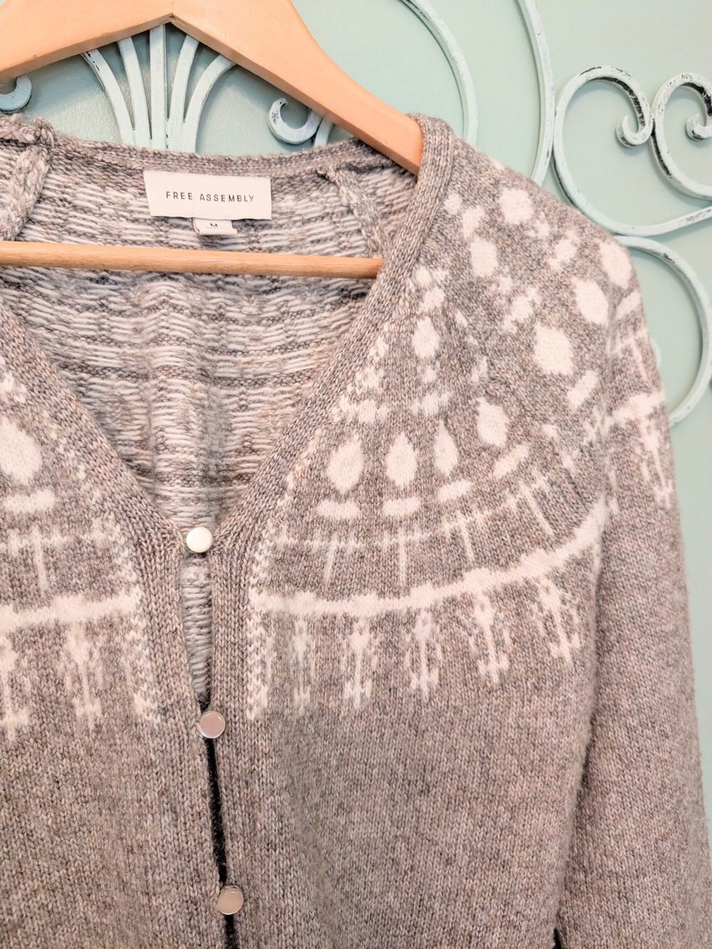 Free Assembly Cardigan - Picture 2 of 4